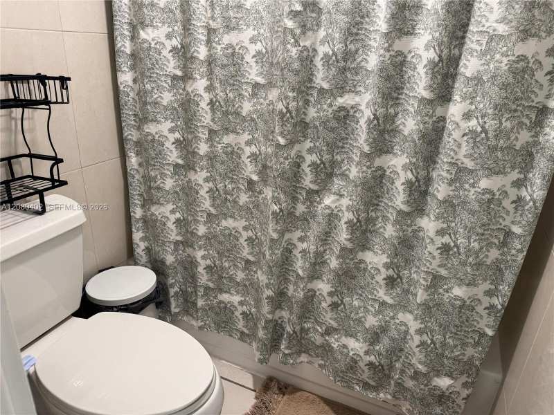 5050 NW 7th St # 604, Miami FL 33126