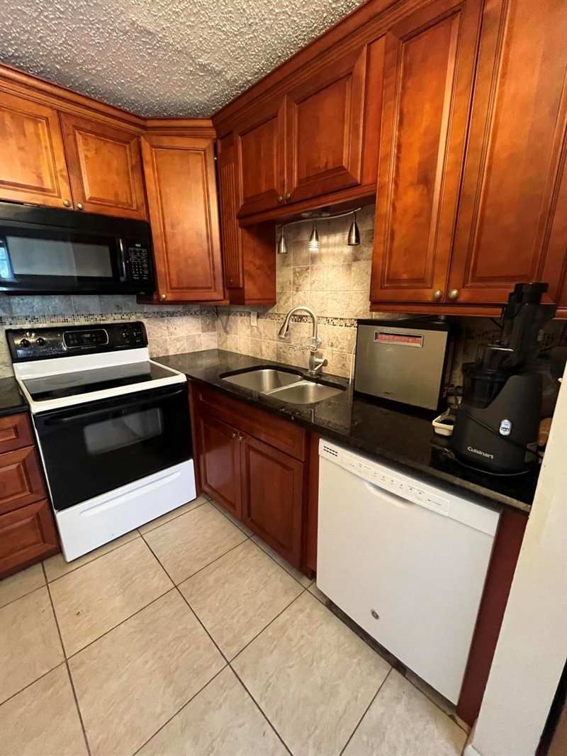 7 FLANDERS A, Delray Beach FL 33484