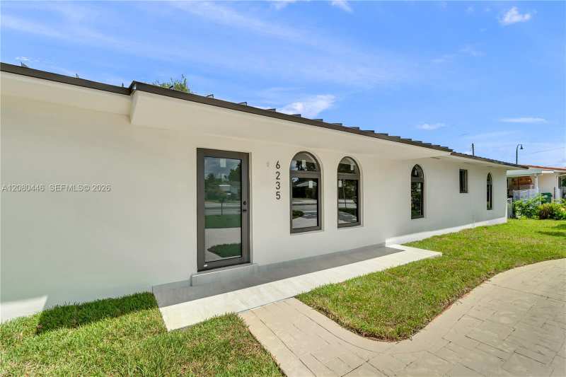 6235 SW 24th St, Miami FL 33147