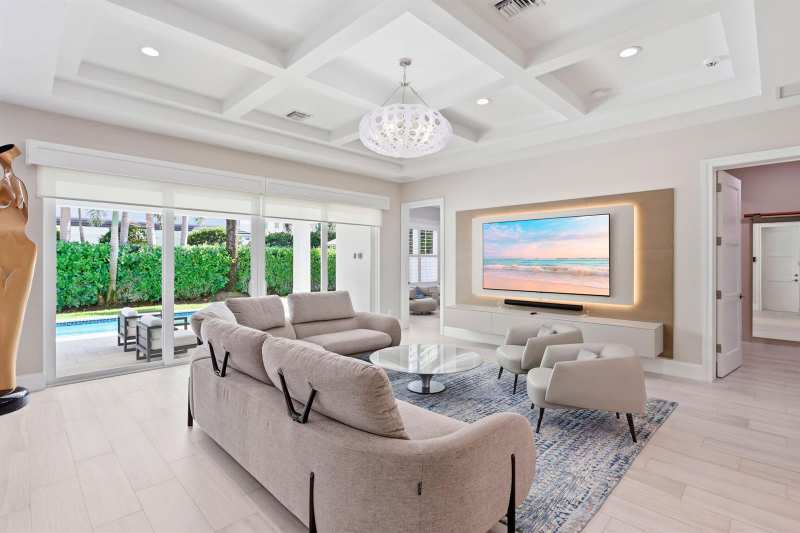 464 NE 8TH Street, Boca Raton FL 33432