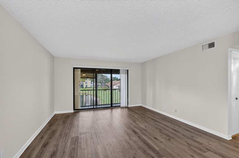 623 Sea Pine Way # E2, FL 33415
