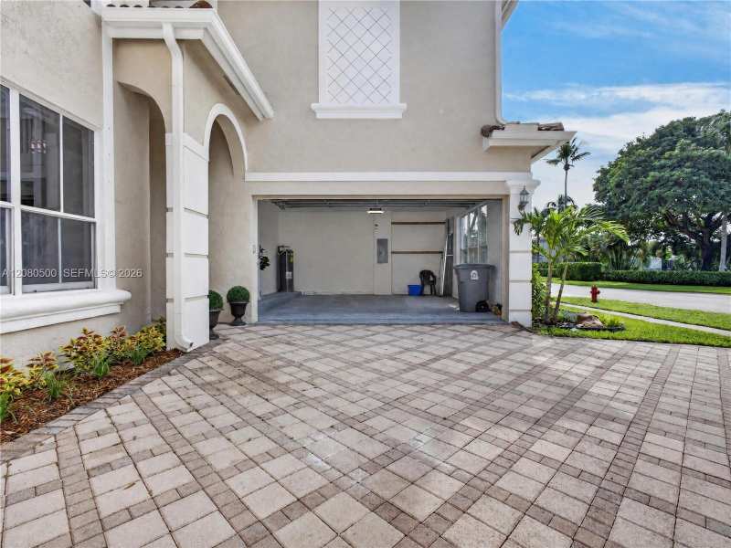9648 Vineyard Ct, Boca Raton FL 33428