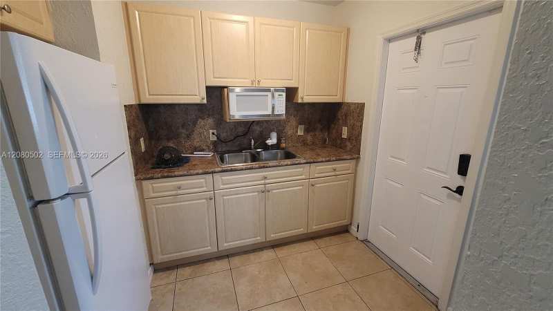 2400 NW 152nd St, Miami Gardens FL 33054