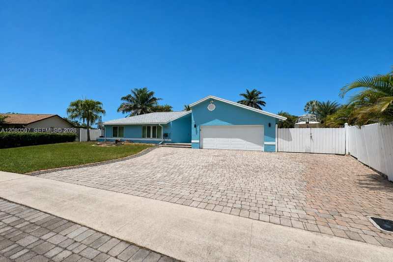 2811 SW 82nd Way, Davie FL 33328