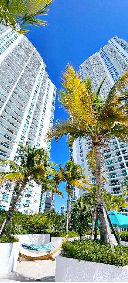 951 Brickell Ave # 4103, Miami FL 33131