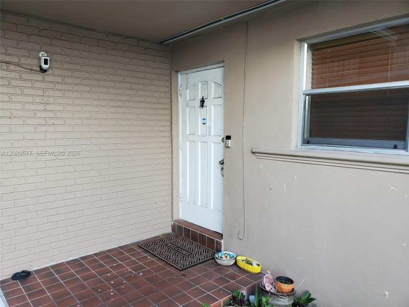 36 W 37th St, Hialeah FL 33012