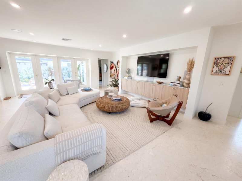 1584 Blue Water Terrace N, Lauderdale By The Sea FL 33062