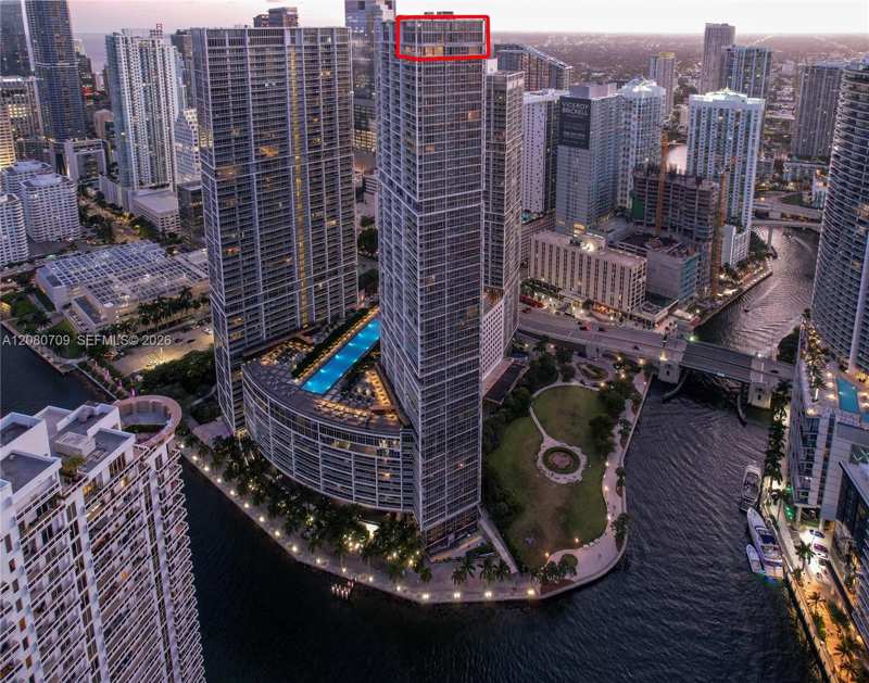 465 Brickell Ave, Miami FL 33131