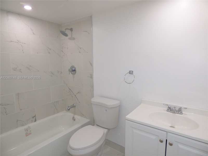 361 S Hollybrook Dr # 302, Pembroke Pines FL 33025