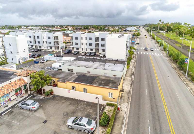 2250 Palm Ave, Hialeah FL 33010