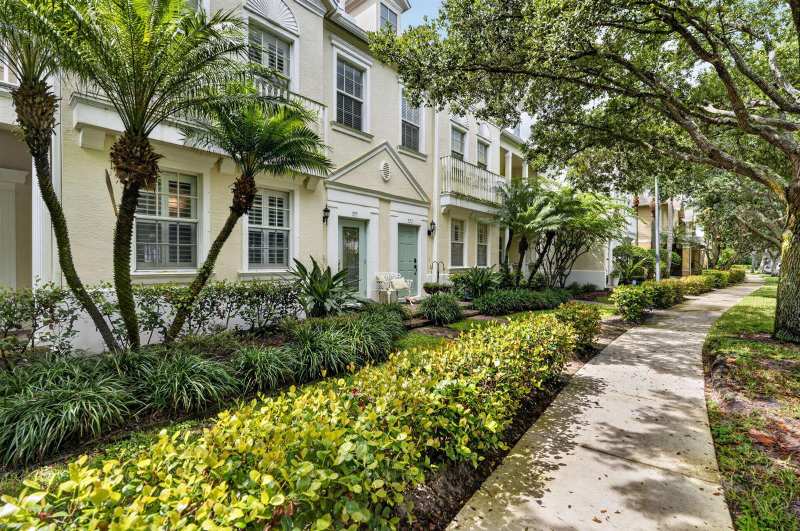 319 E BAY CEDAR Circle, Jupiter FL 33458