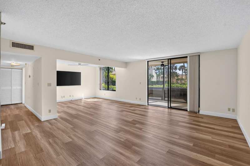 7201 PROMENADE Drive # 101, Boca Raton FL 33433