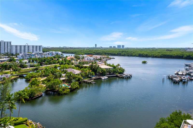 300 Sunny Isles Blvd # 1208, Sunny Isles Beach FL 33160