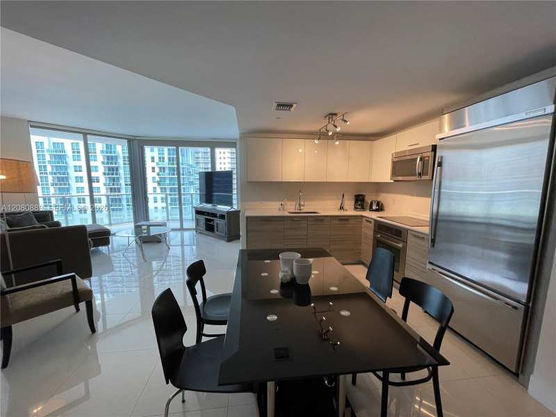 1300 Brickell Bay Dr # 2010, Miami FL 33131