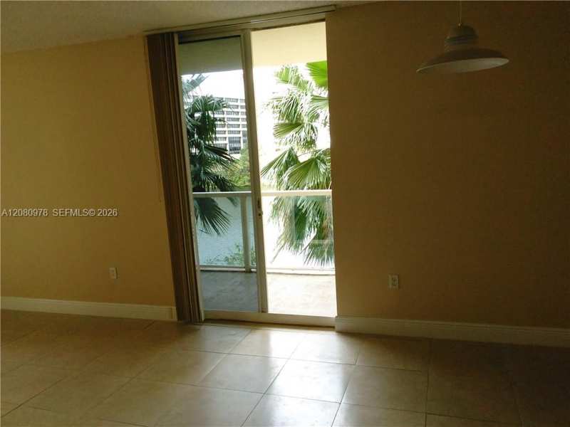 5091 NW 7 ST # 402, Miami FL 33126