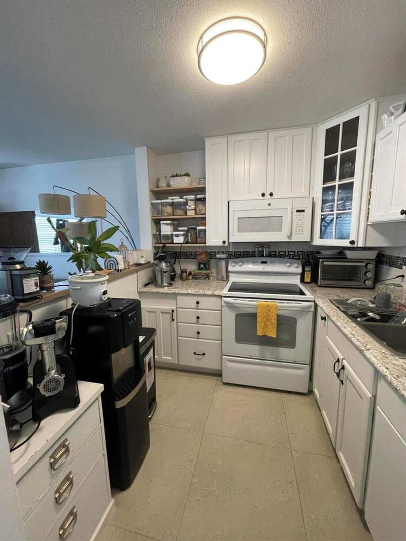 163 LYNDHURST L # 163, Deerfield Beach FL 33442