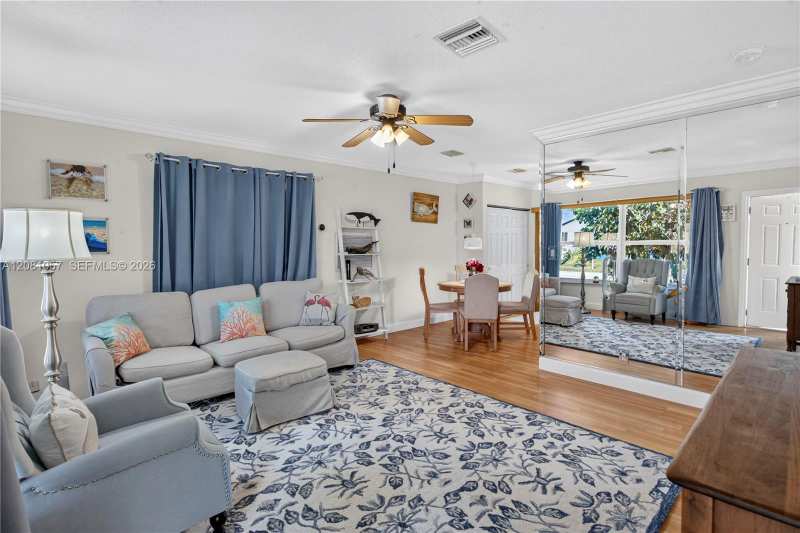 4554 NW 16th Ave, Tamarac FL 33309
