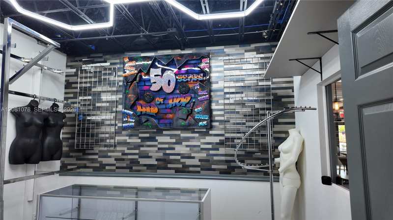 900 NW 6th St, Fort Lauderdale FL 33311
