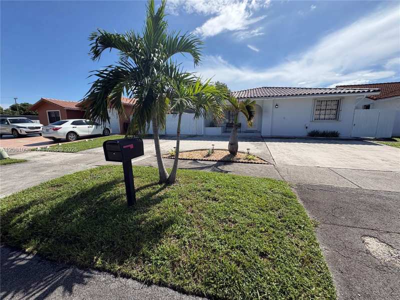 7577 W 5th Ln, Hialeah FL 33014