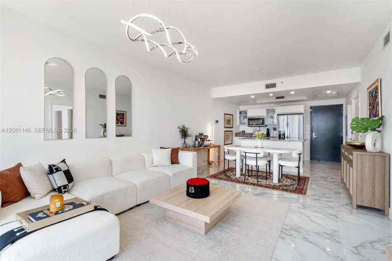 888 Biscayne Blvd # 2510, Miami FL 33132