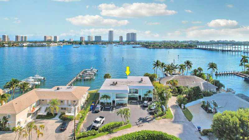 360 Wilma Circle, Riviera Beach FL 33404