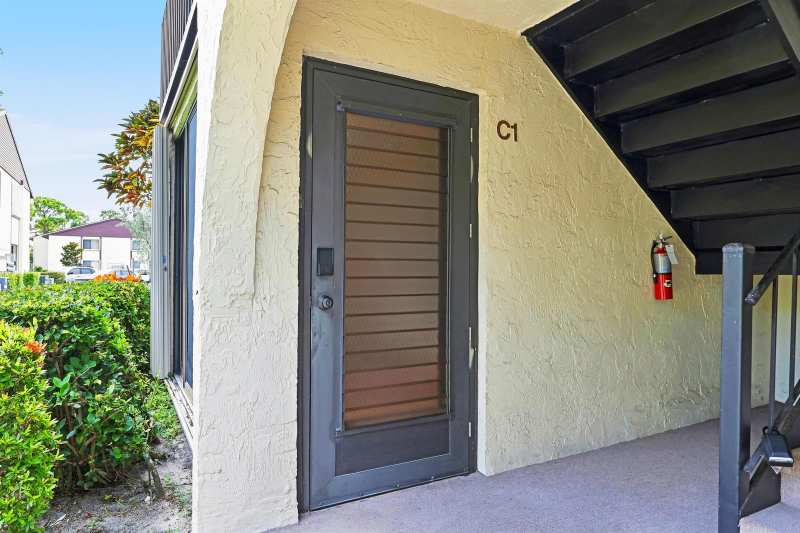 314 Knotty Pine Circle # 1, FL 33463