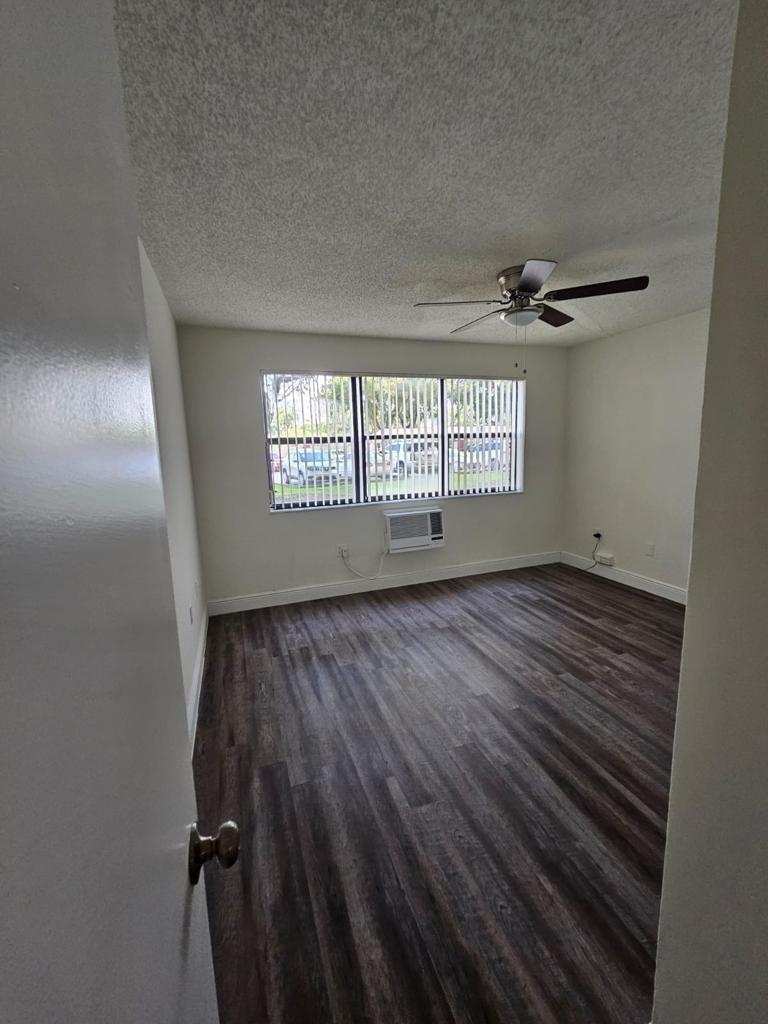 18335 NW 68 Avenue # 323A, Hialeah FL 33015
