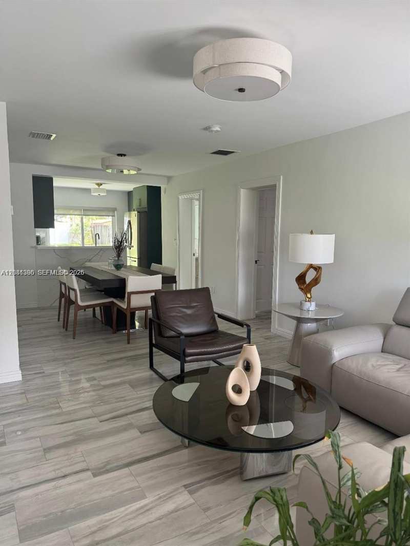 2710 Grant St, Hollywood FL 33020