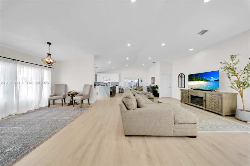 13260 NW 10th St, Miami FL 33182