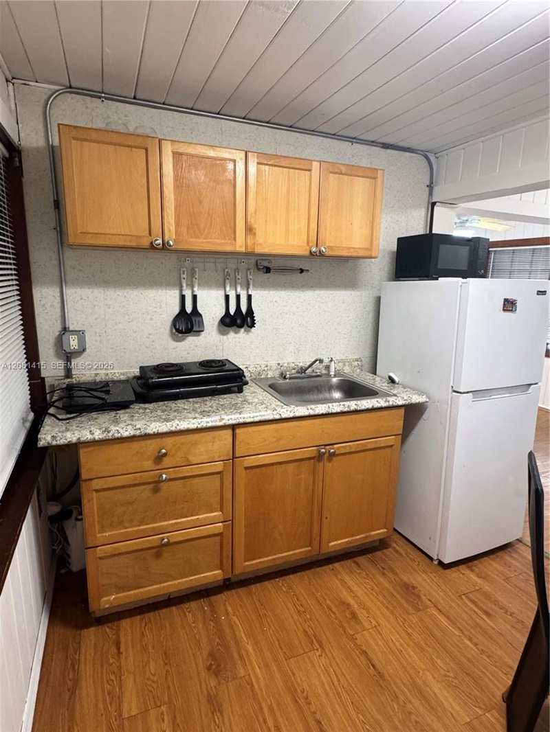 3271 (REAR Studio) NW 15th St, Miami FL 33125