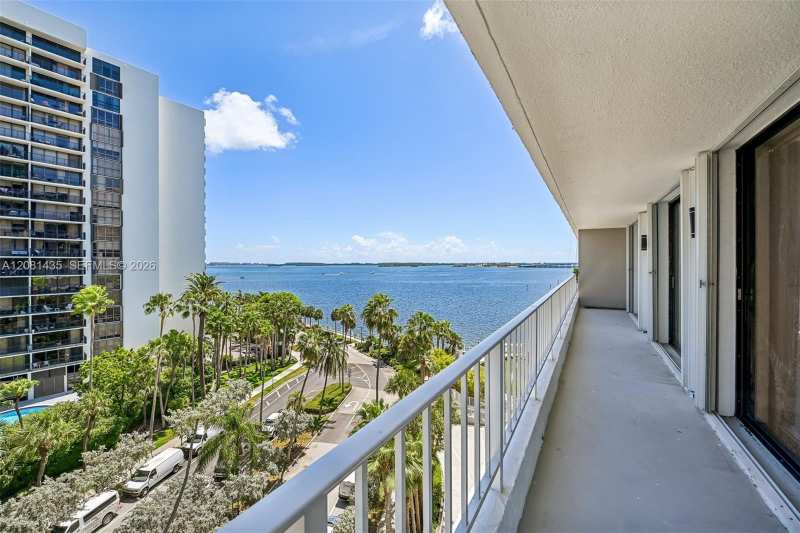 200 SE 15th Rd # 9I, Miami FL 33129