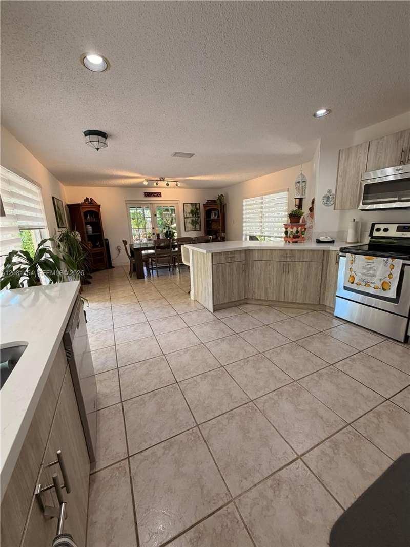 DORAL LANDINGS EAST