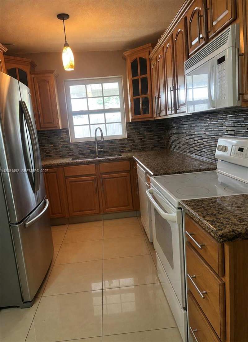 758 E 20th St, Hialeah FL 33013