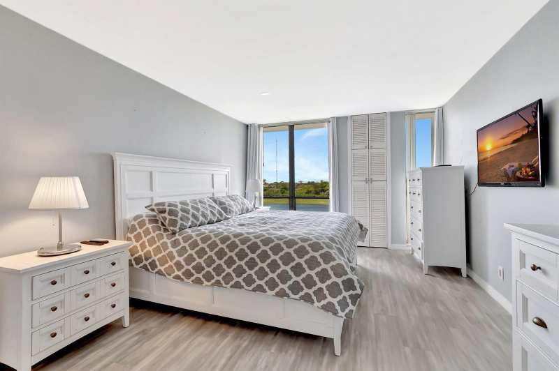 1566 BRIDGEWOOD Drive, Boca Raton FL 33434