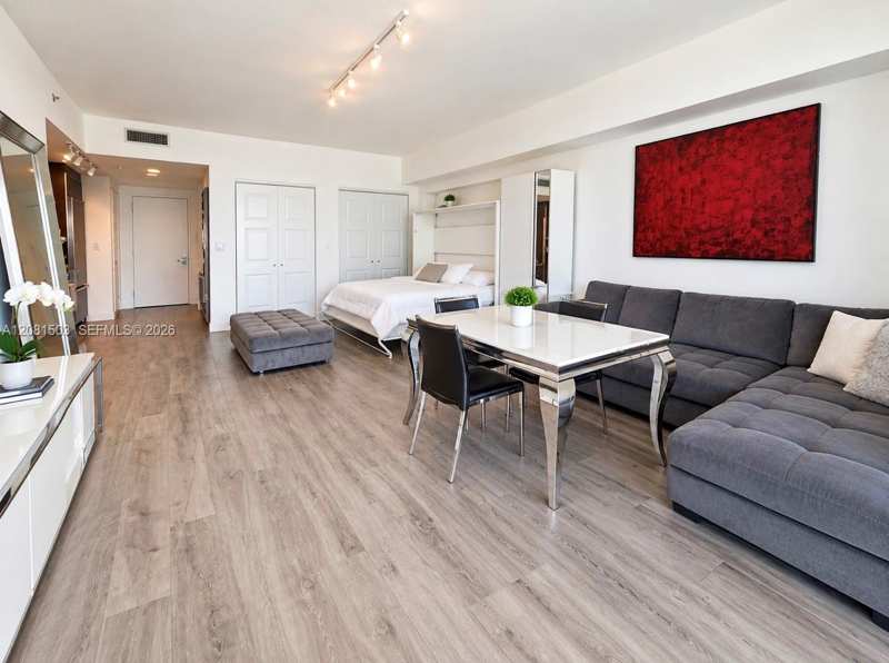 475 Brickell Ave # 4910, Miami FL 33131