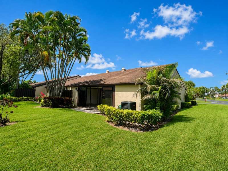 611 Sea Pine Way # A, FL 33415