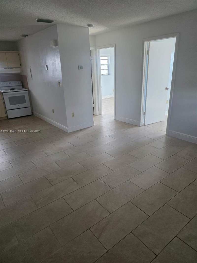 1575 NW 1st St # 3, Miami FL 33125