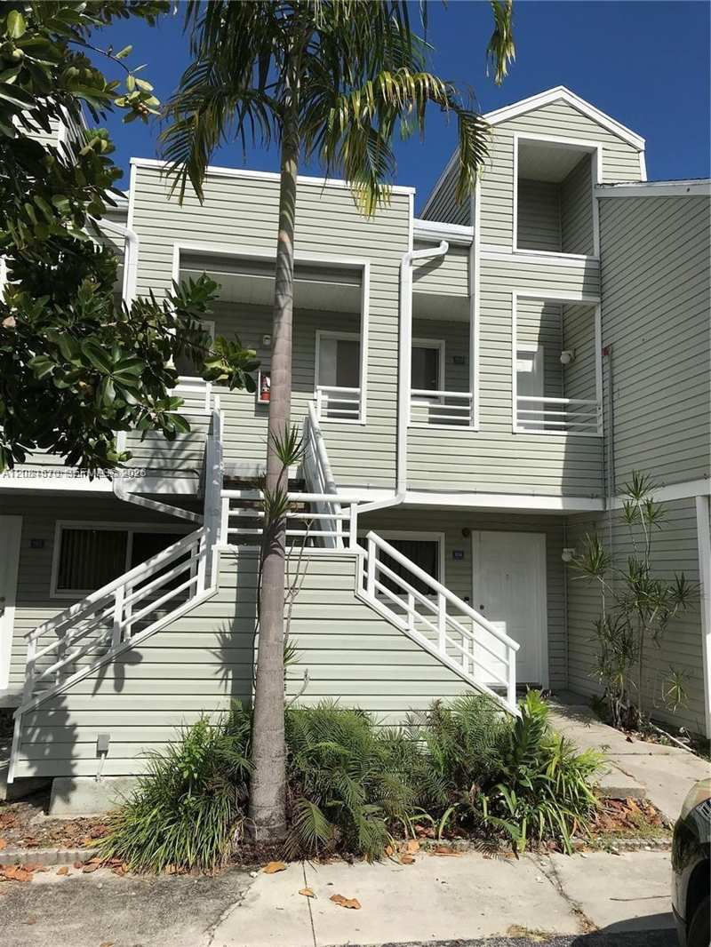 3437 NW 44th St # 204, Oakland Park FL 33309