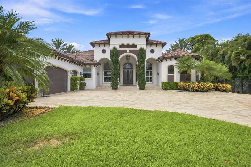 4851 SW 111TH Terrace, Davie FL 33328
