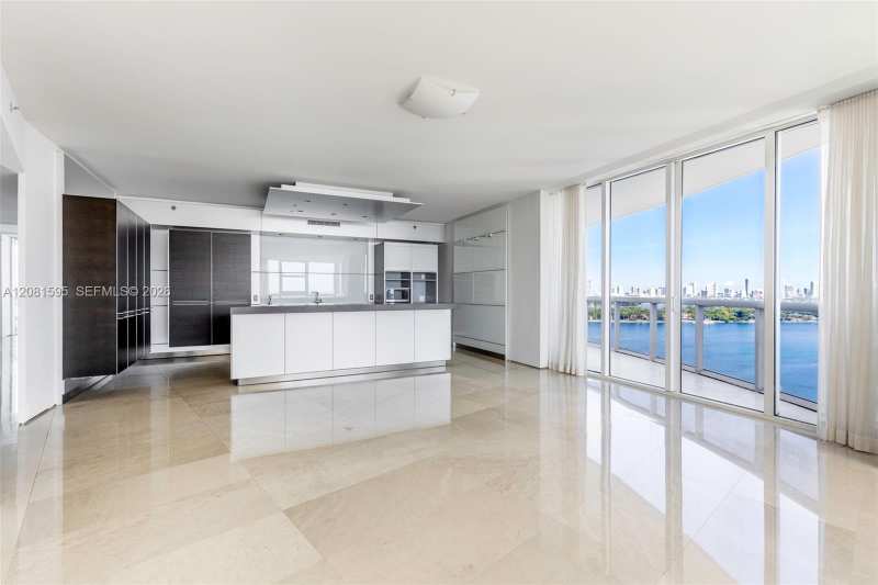 400 Alton Rd # 2101, Miami Beach FL 33139
