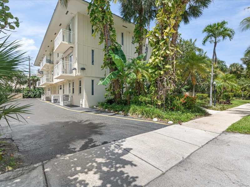 255 Sunrise Dr # 307, Key Biscayne FL 33149