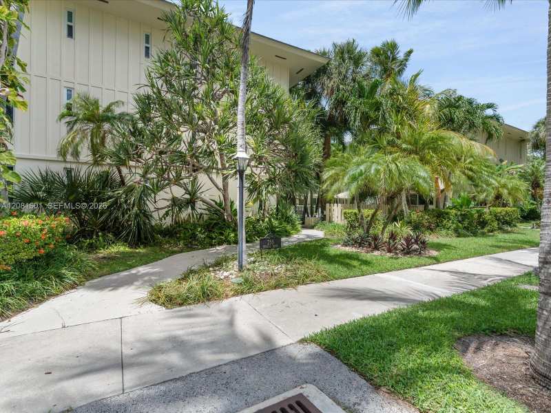 255 Sunrise Dr # 307, Key Biscayne FL 33149