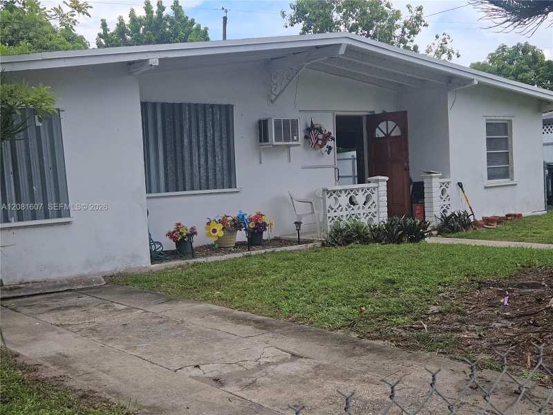 11345 SW 44th St, Miami FL 33165