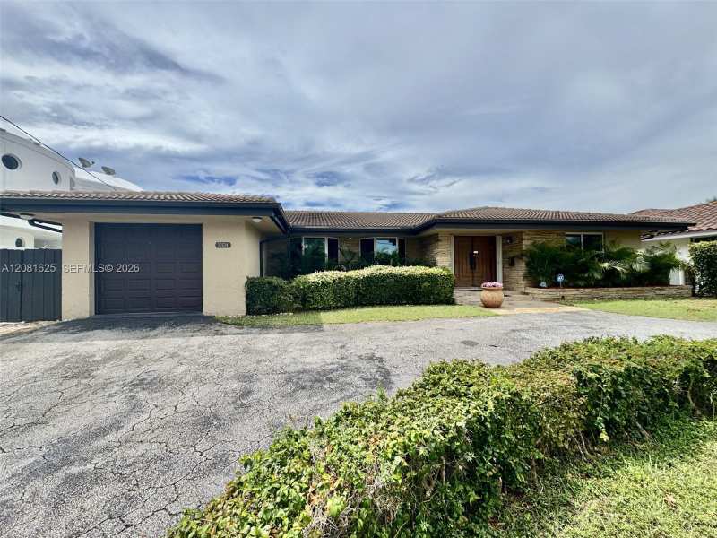 3324 NE 167th St, North Miami Beach FL 33160