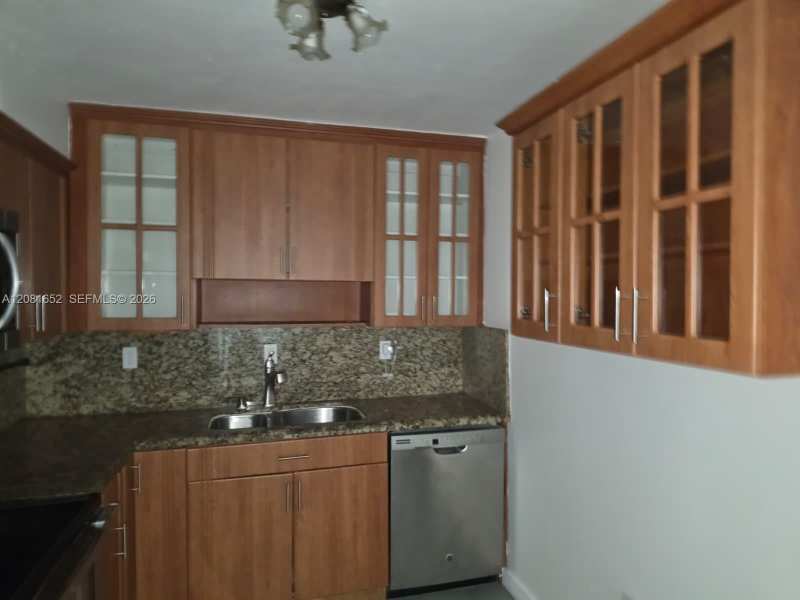 7300 NW 17th St # 408, Plantation FL 33313