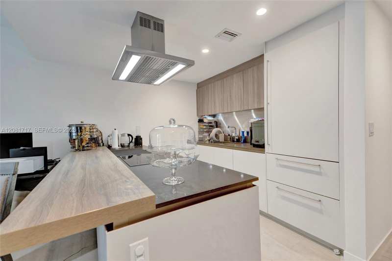 1000 Brickell Plz # 3105, Miami FL 33131