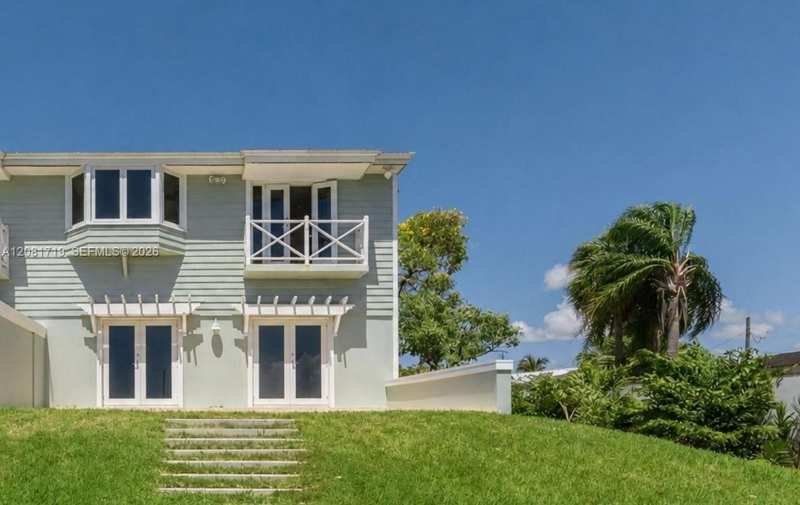 8041 NE Bayshore Ct # 8041, Miami FL 33138