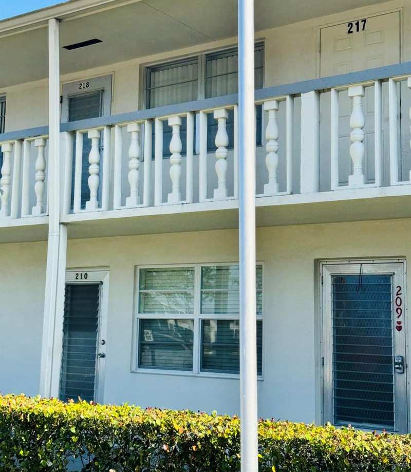 218 Kent M # M, West Palm Beach FL 33417