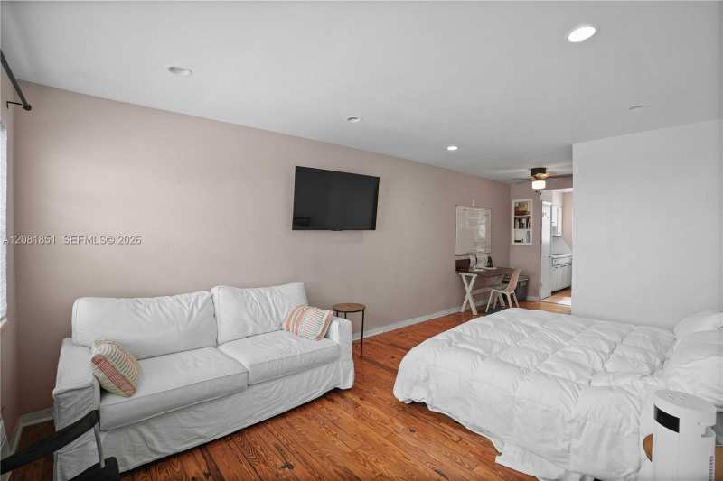 200 76th St # 56, Miami Beach FL 33141