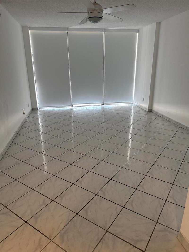 1000 PARKVIEW Drive # 424, Hallandale Beach FL 33009